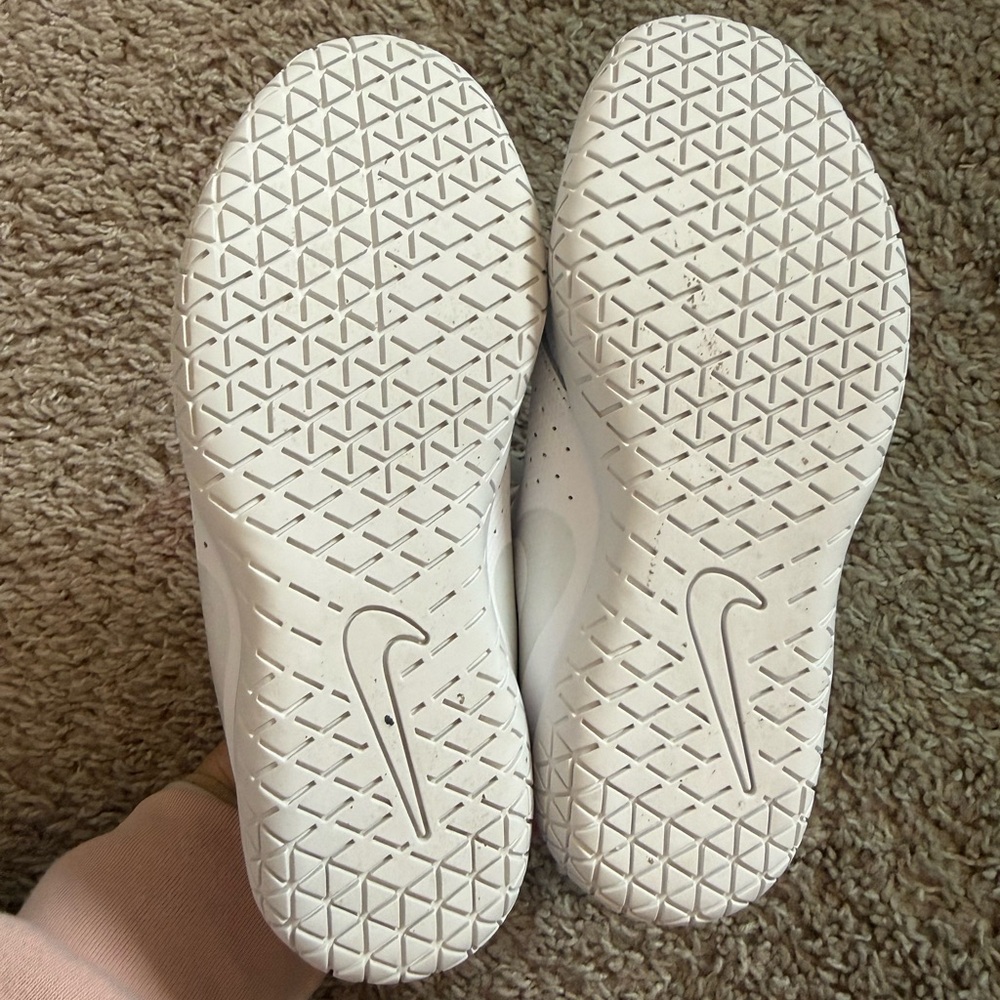 Nike White Cheer shoes - Picture 4 of 6